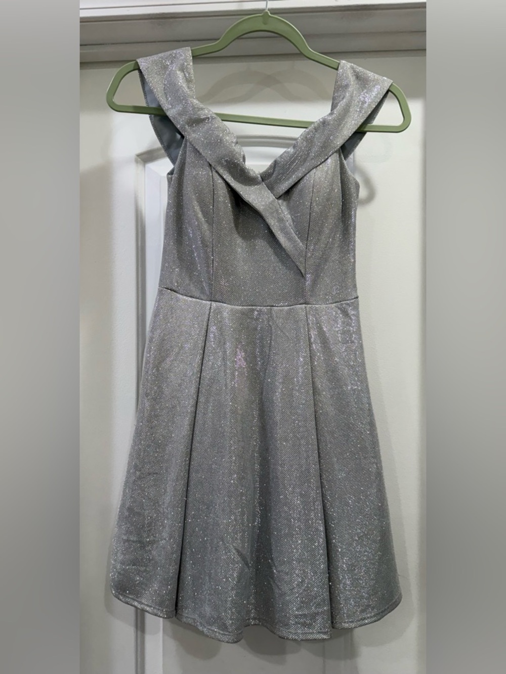 B. Smart Silver Sparkle Cross-Back Formal Prom Party Dress Size Small
